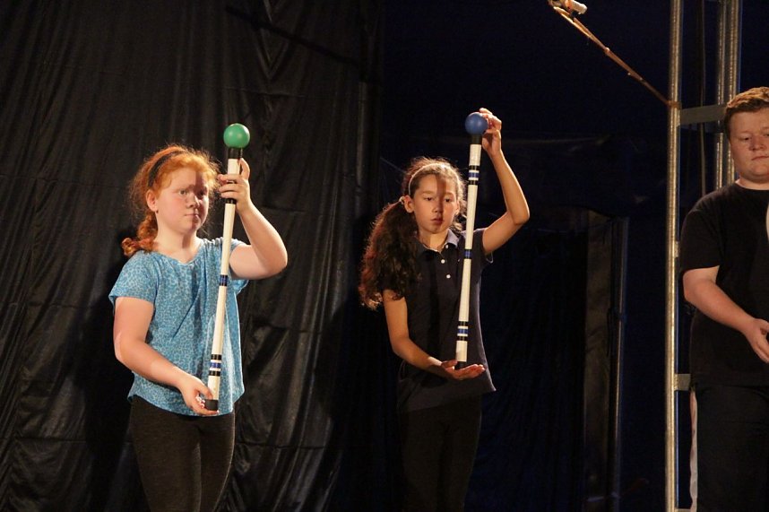 Zirkus macht stark - 55 Kinder konnten diese Woche im Zappelini Zelt ihr eigenes St&uuml;ck proben