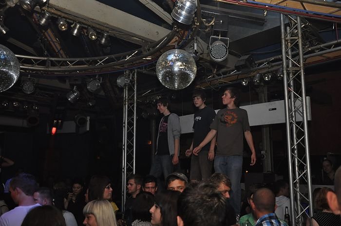 Musik und Handys in der Webe