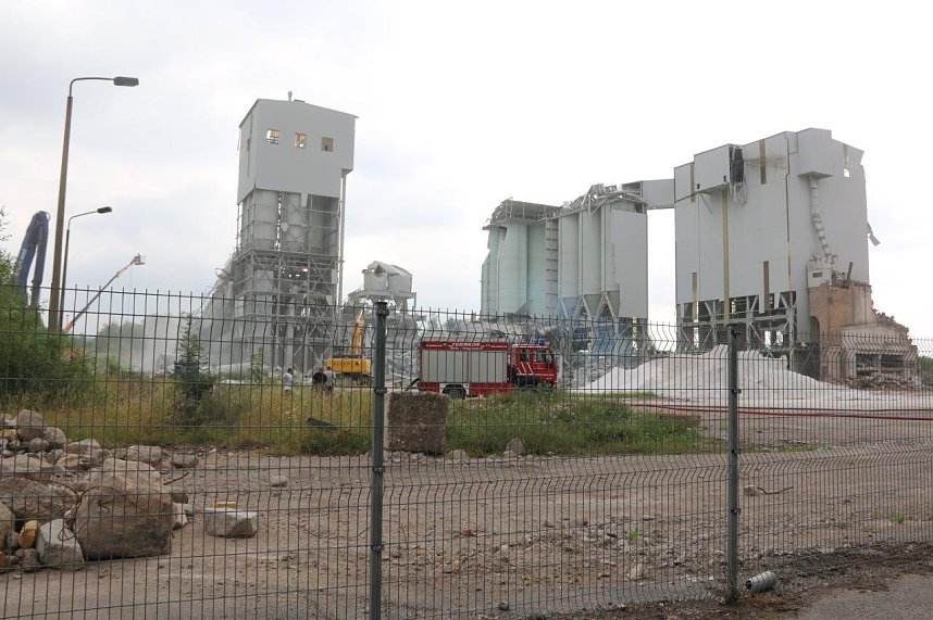 Adieu Gipswerk - der R&uuml;ckbau des fr&uuml;heren Wildgruber-Gipswerkes in Niedersachswerfen l&auml;uft auf Hochtouren