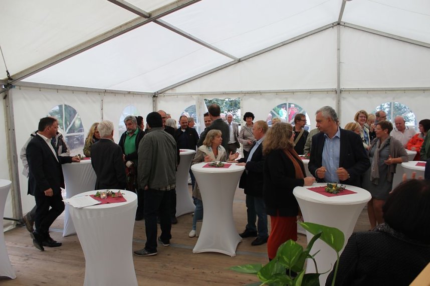 Mit Festakt schiefer Turm als gerettet gefeiert