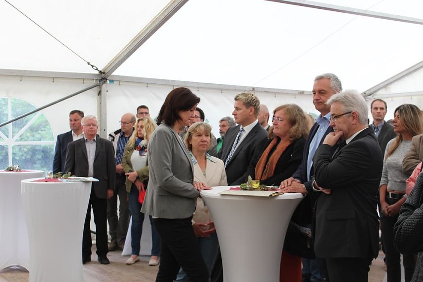 Mit Festakt schiefer Turm als gerettet gefeiert