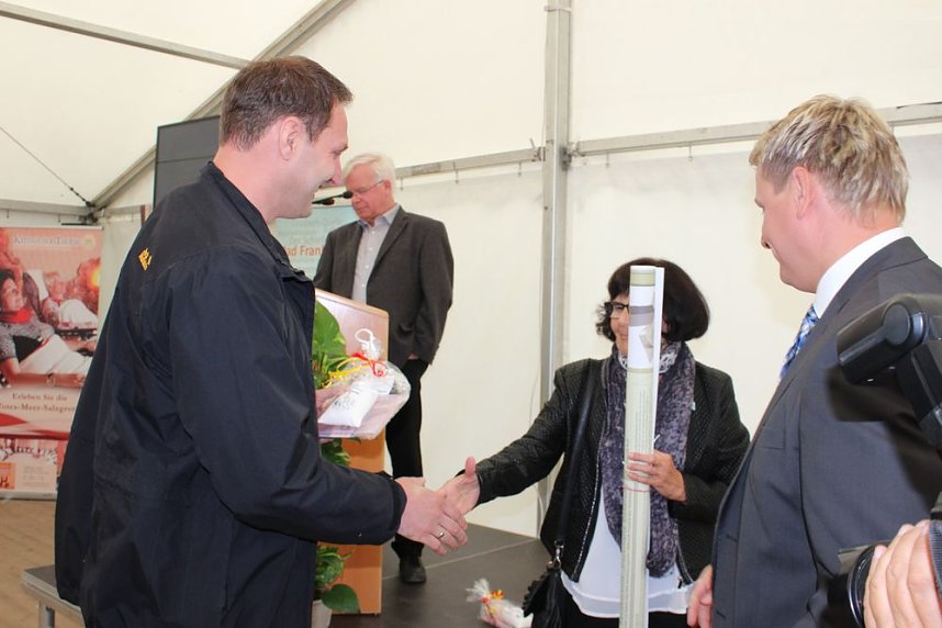 Mit Festakt schiefer Turm als gerettet gefeiert