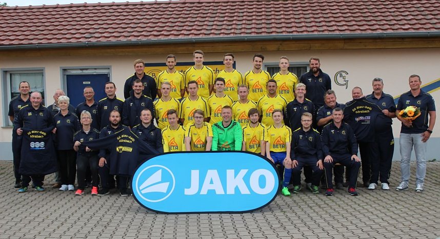 Top angezogen - neue Spiel- und Repr&auml;sentationskleidung