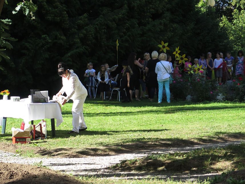 Gro&szlig;er Bahnhof im Park Hohenrode