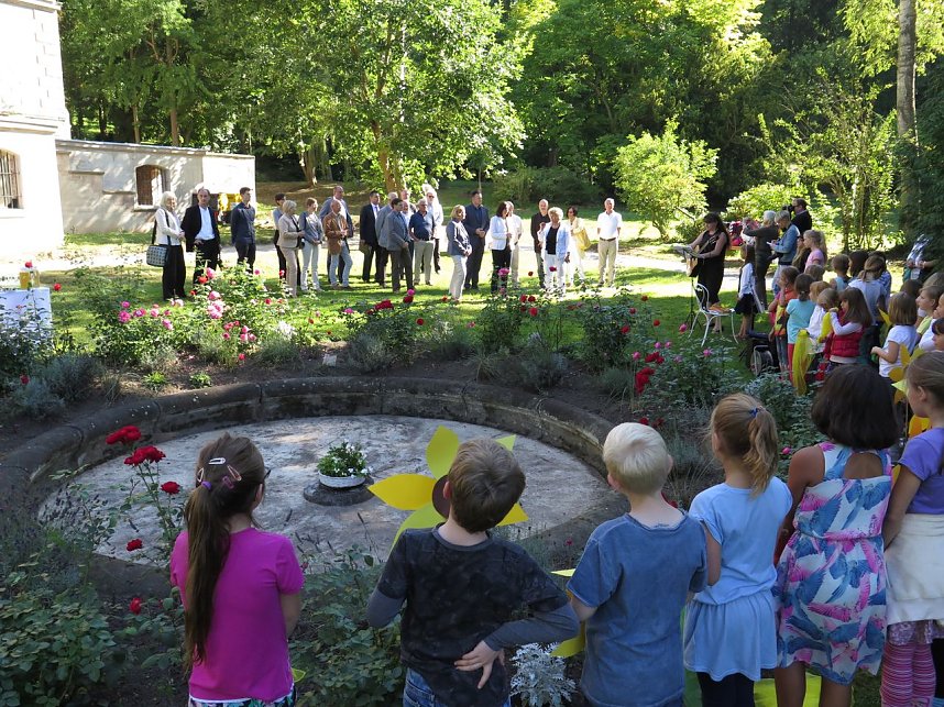 Gro&szlig;er Bahnhof im Park Hohenrode