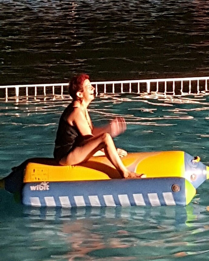 2. Flutlichtschwimmen im Salzaquellbad