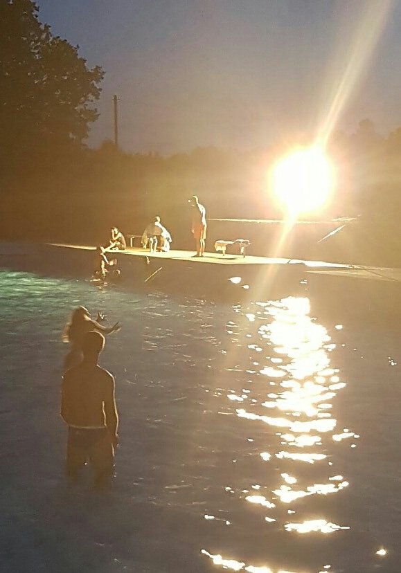 2. Flutlichtschwimmen im Salzaquellbad