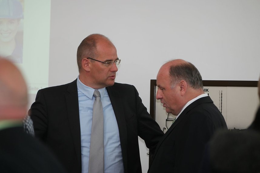 Azubis begr&uuml;&szlig;t