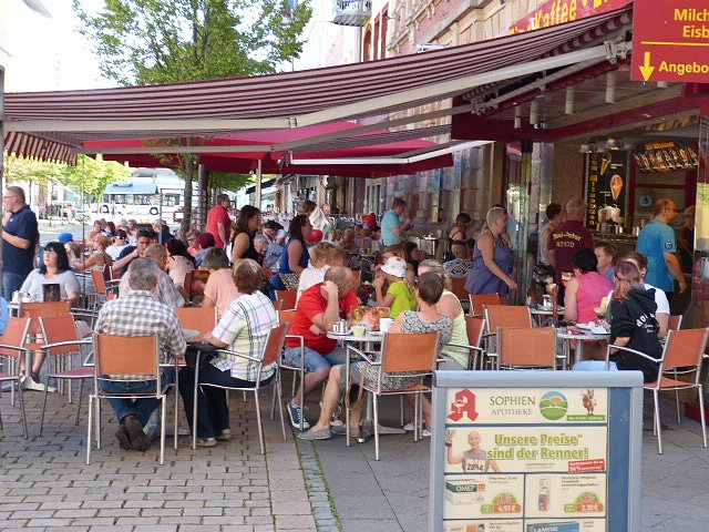 Sechs Neue in der Bahnhostra&szlig;e