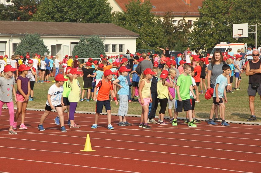 Grundschulsporttag auf dem Hohekreuz-Sportplatz