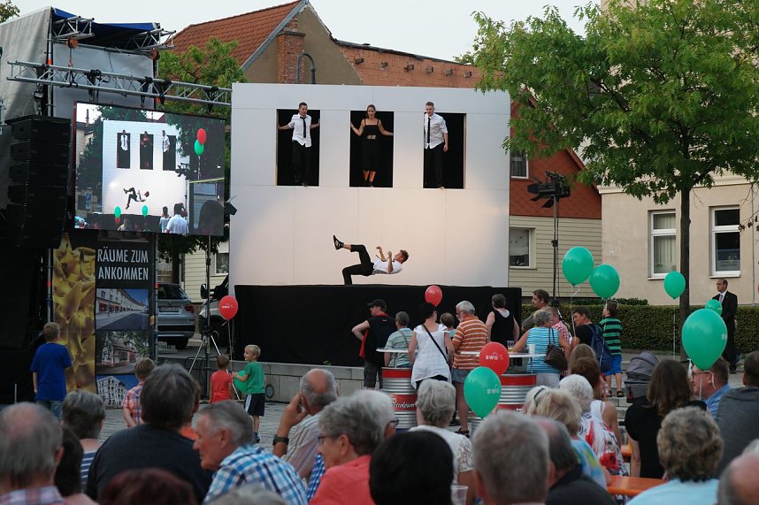 Doppelter Geburtstag auf dem Theaterplatz