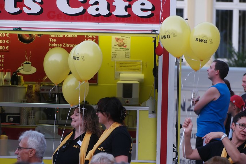 Doppelter Geburtstag auf dem Theaterplatz