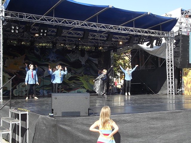 Ballettm&auml;rchen zum Theaterfest - die Eleven des Tanzstudio Radeva zeigten ihr K&ouml;nnen