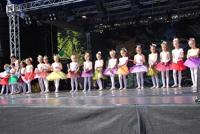 Ballettm&auml;rchen zum Theaterfest - die Eleven des Tanzstudio Radeva zeigten ihr K&ouml;nnen