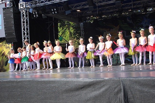 Ballettm&auml;rchen zum Theaterfest - die Eleven des Tanzstudio Radeva zeigten ihr K&ouml;nnen