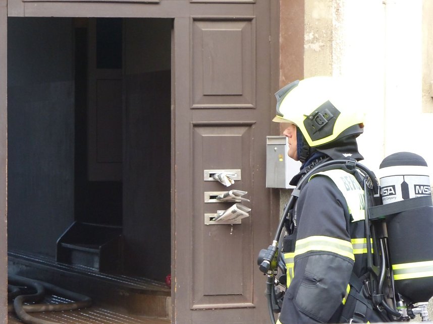 Wohnungsbrand mit vier Verletzten