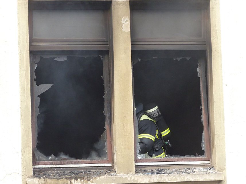 Wohnungsbrand mit vier Verletzten