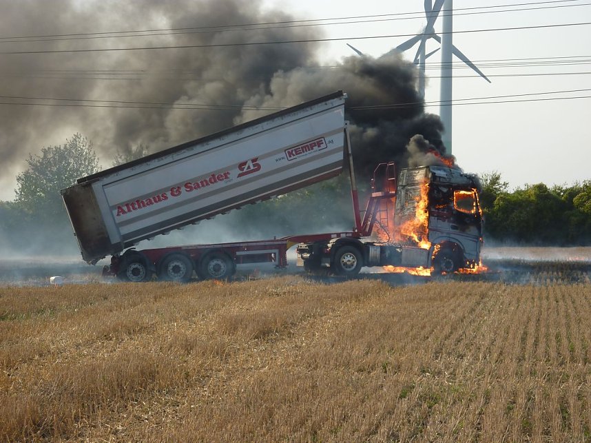 Lkw brannte aus