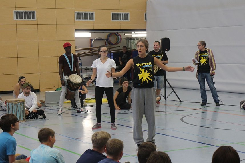 Musik, Bewegung, Kunst - "Instant Acts" an der Regelschule Heringen