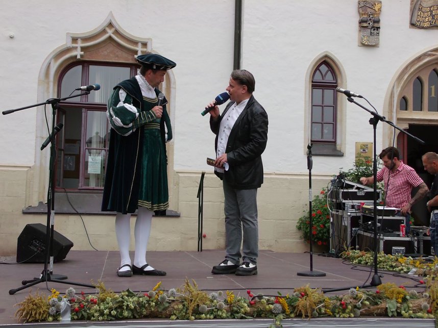 Marktmeister f&uuml;hrt durch Programm