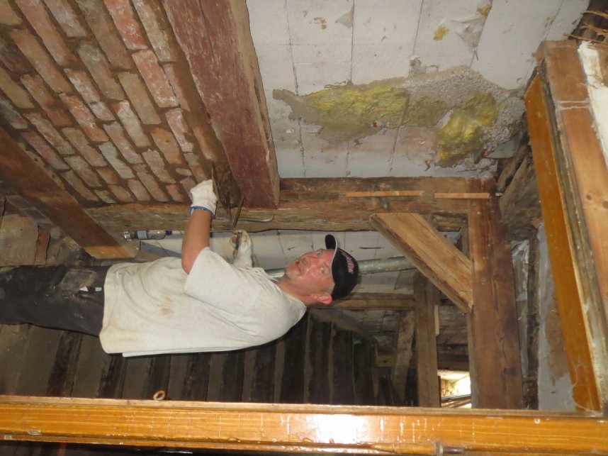 Arbeitseinsatz der Kreissparkasse Nordhausen im Altendorf 48