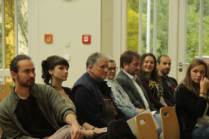 Spuren hinterlassen - vom Campus aus ging es f&uuml;r rund 100 Studierende heute hinaus, die Region und ihre Verein kennen lernen