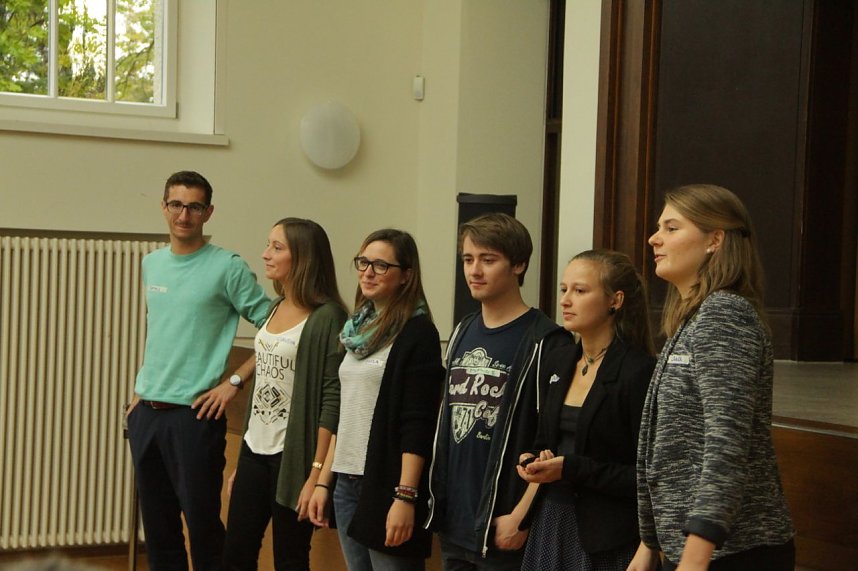 Spuren hinterlassen - vom Campus aus ging es f&uuml;r rund 100 Studierende heute hinaus, die Region und ihre Verein kennen lernen