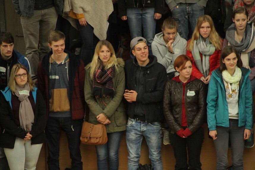 Spuren hinterlassen - vom Campus aus ging es f&uuml;r rund 100 Studierende heute hinaus, die Region und ihre Verein kennen lernen