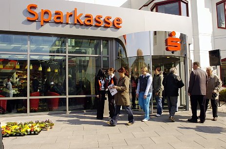 Sparkasse von au&szlig;en