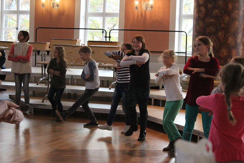 Getanzt und gesungen