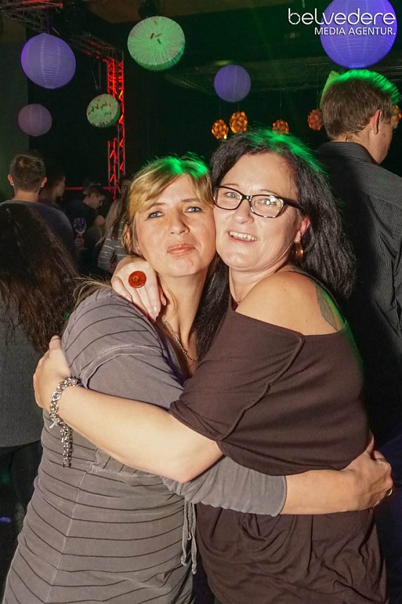 Wir bekennen Farbe! - so hie&szlig; das Motto der Nacht vom Samstag zu Sonntag im Nordh&auml;user Jugendclubhaus. Auf die G&auml;ste wartete nicht nur jede Menge Licht, sondern auch jede Menge toller Musik. Wir haben wieder die Galerie f&uuml;r Sie zusammengestellt.