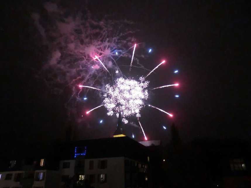 Martini 2016 - Brezeln, Feuerwerk und Schattenspiel