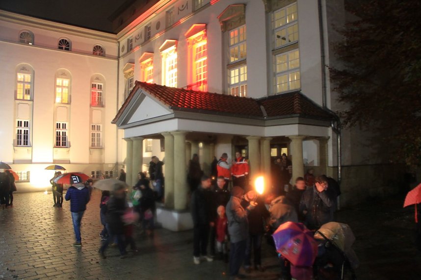 Martini 2016 - Brezeln, Feuerwerk und Schattenspiel