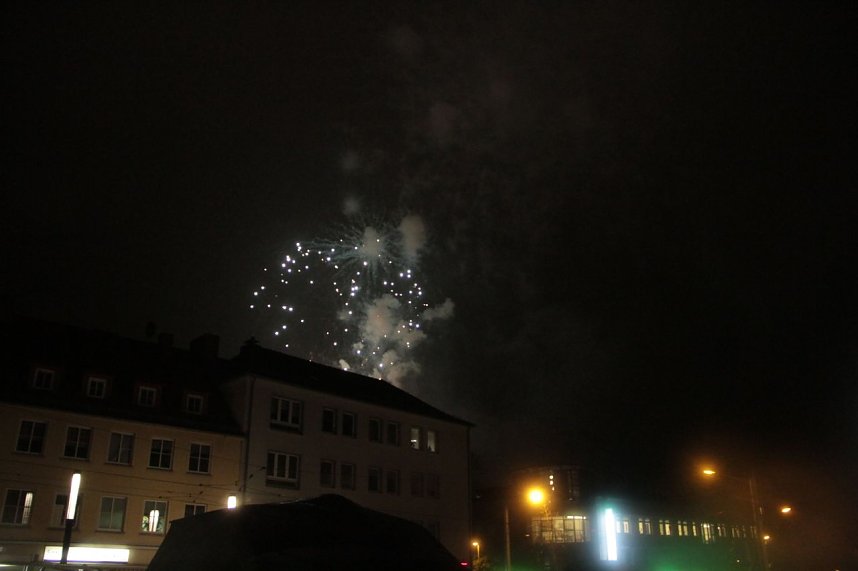 Martini 2016 - Brezeln, Feuerwerk und Schattenspiel