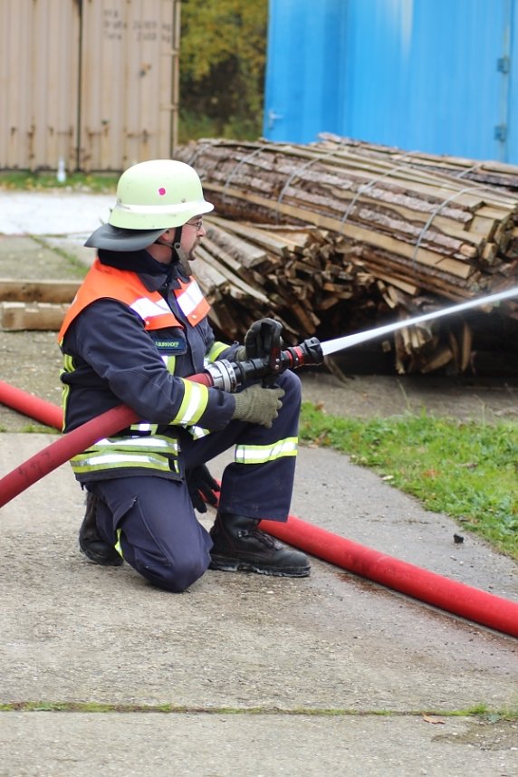 Hei&szlig;e Ausbildung im Brandcontainer