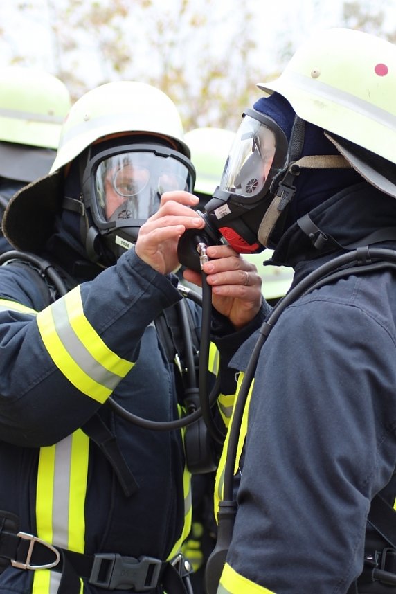 Hei&szlig;e Ausbildung im Brandcontainer