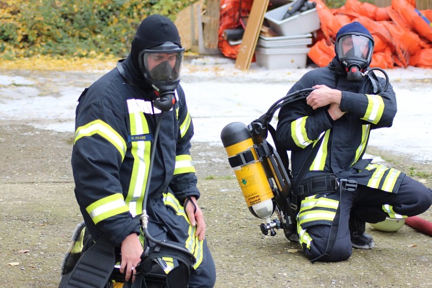 Hei&szlig;e Ausbildung im Brandcontainer
