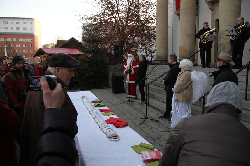 Weihnachtsmarkt am Nordh&auml;user Theater er&ouml;ffnet