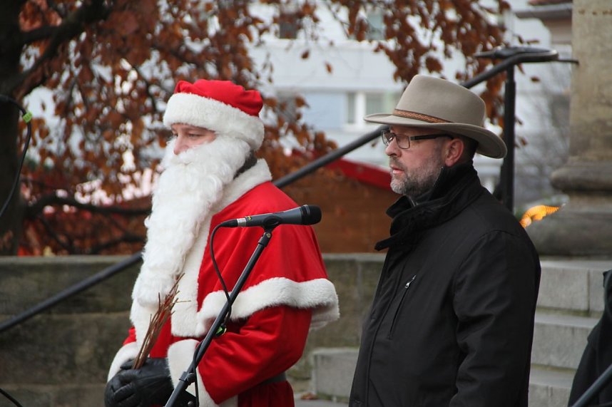 Weihnachtsmarkt am Nordh&auml;user Theater er&ouml;ffnet