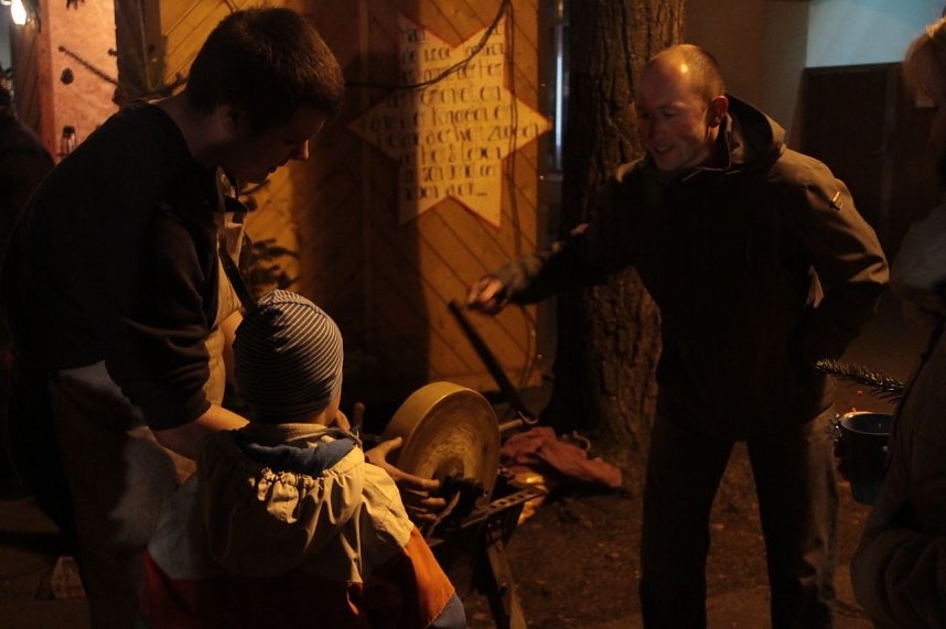 Handwerker-Weihnachtsmarkt vor der Blasii-Kirche