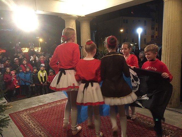 Tanzstudio Radeva &ouml;ffnete 11. Fenster