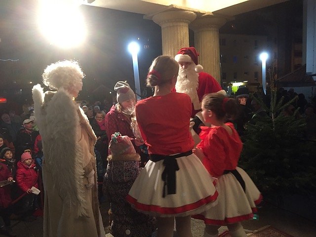 Tanzstudio Radeva &ouml;ffnete 11. Fenster