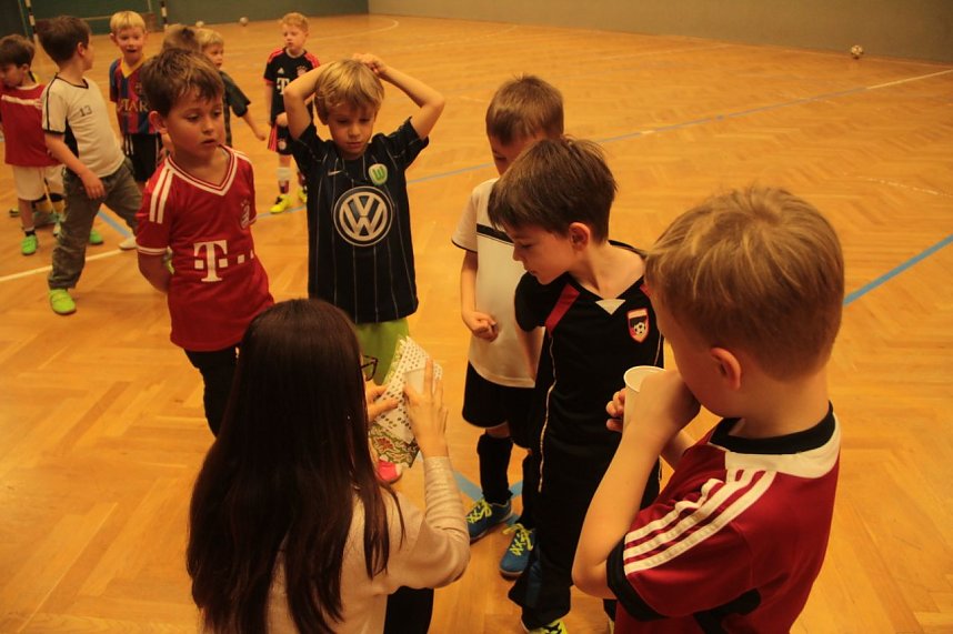 Kleine Kreismeister feierten - Wackers G-Jugend hat die Hallenmeisterschaft gewonnen