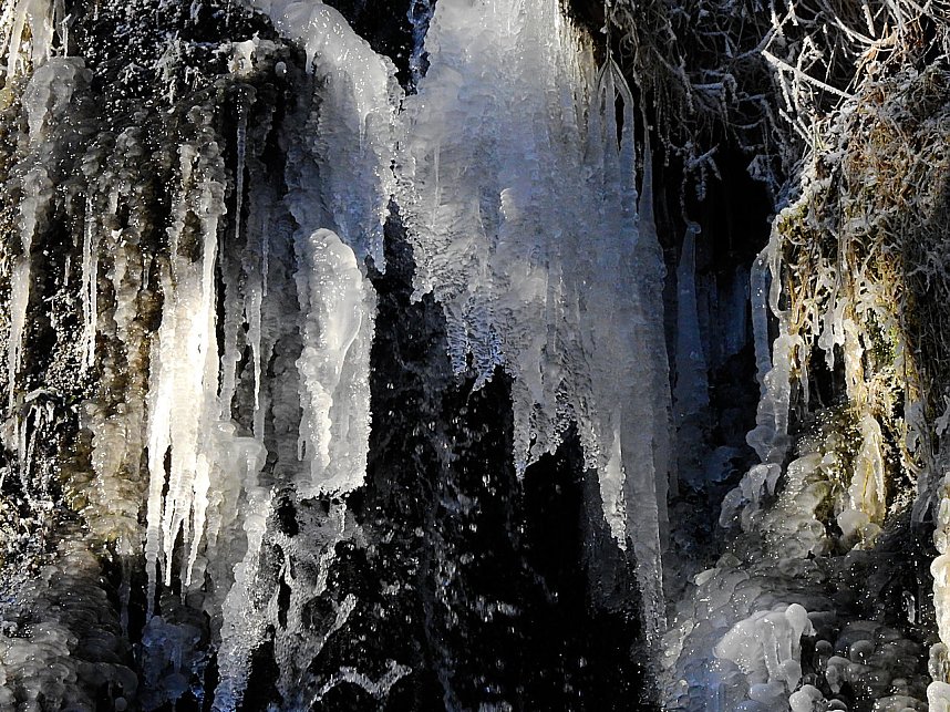 K&ouml;nigsh&uuml;tter Wasserfall zu Eis erstarrt