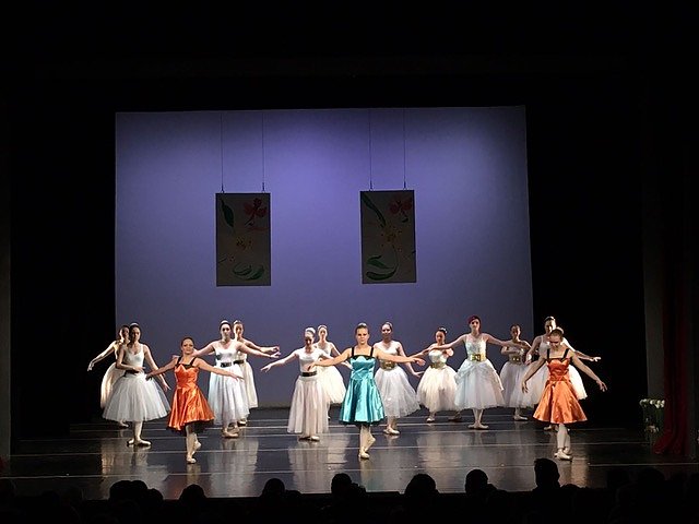 Gut besucht war auch die aktuelle Produktion des nunmehr 22 Jahre alten Tanzstudios "Die Sch&ouml;ne und das Biest"