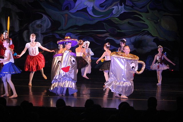 Gut besucht war auch die aktuelle Produktion des nunmehr 22 Jahre alten Tanzstudios "Die Sch&ouml;ne und das Biest"