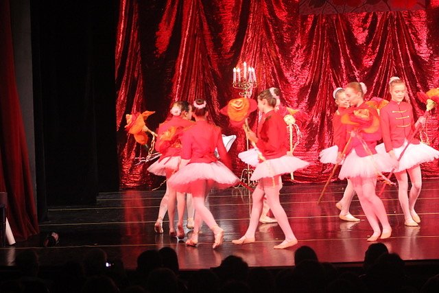 Gut besucht war auch die aktuelle Produktion des nunmehr 22 Jahre alten Tanzstudios "Die Sch&ouml;ne und das Biest"