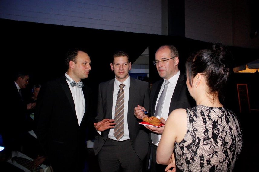 Gemeinsam feiern - gemeinsam genie&szlig;en