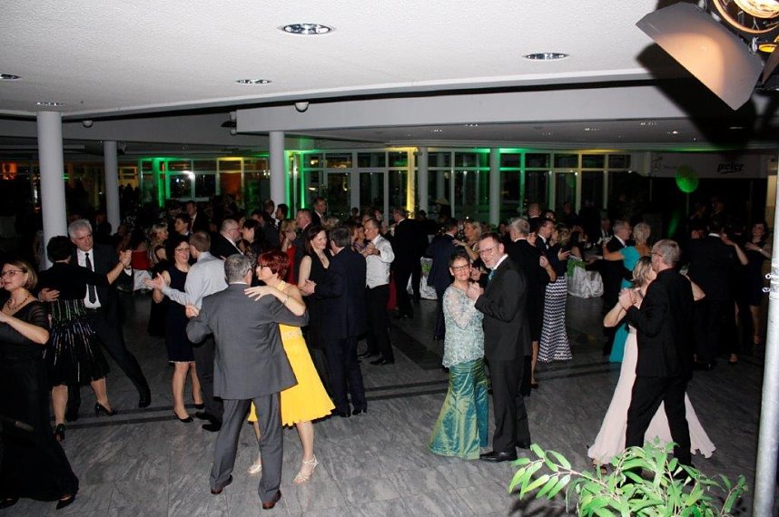 Gemeinsam feiern - gemeinsam genie&szlig;en