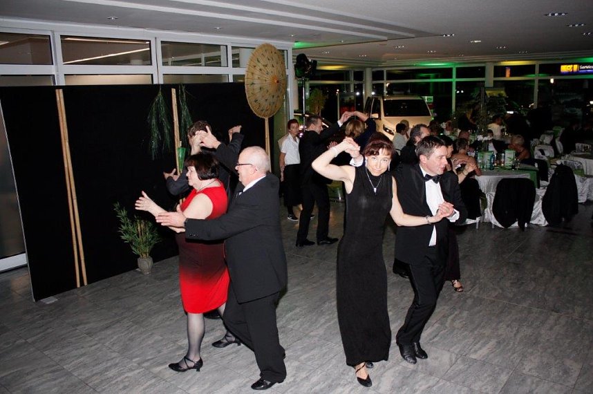 Gemeinsam feiern - gemeinsam genie&szlig;en